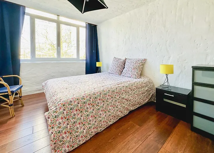 Spacieux En Centre-ville Des Sables - 6 Pers *